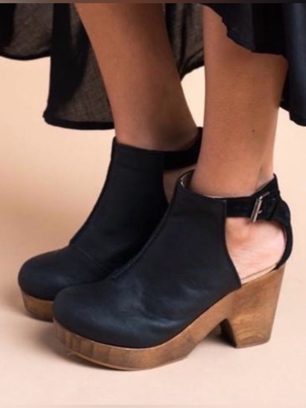 Free People Amber Orchard Platform Clog Heel Black Suede Leather 
EU 38 US 7.5